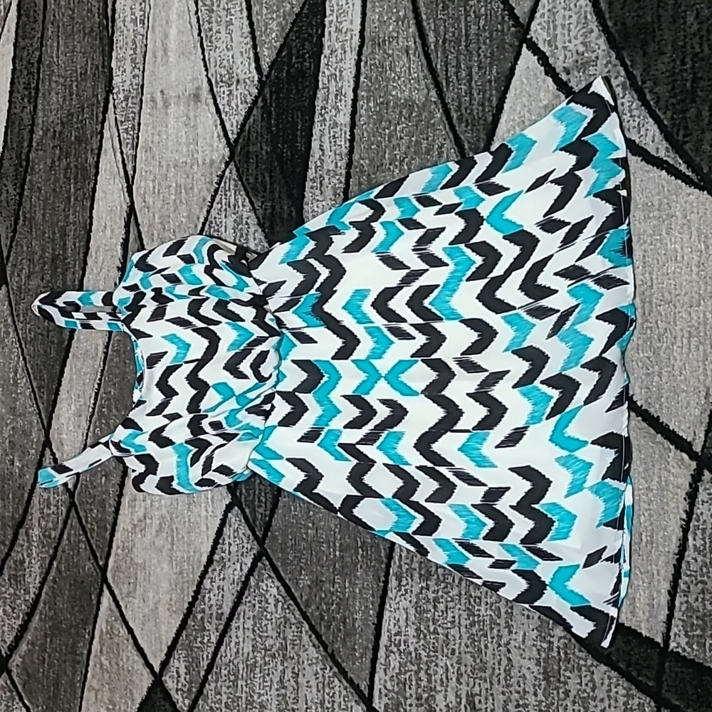 RUE 21 SLEEVELESS CHEVRON PRINT CASUAL DRESS